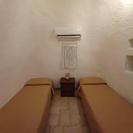 Trullo Negli Ulivi * Pezze Di Greco