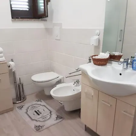 Trullo Negli Ulivi *